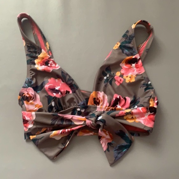 Shade & Shore | Floral Bikini Top Size Medium - Picture 2 of 8